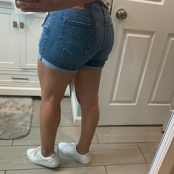 Levi shorts - Picture 5 of 6